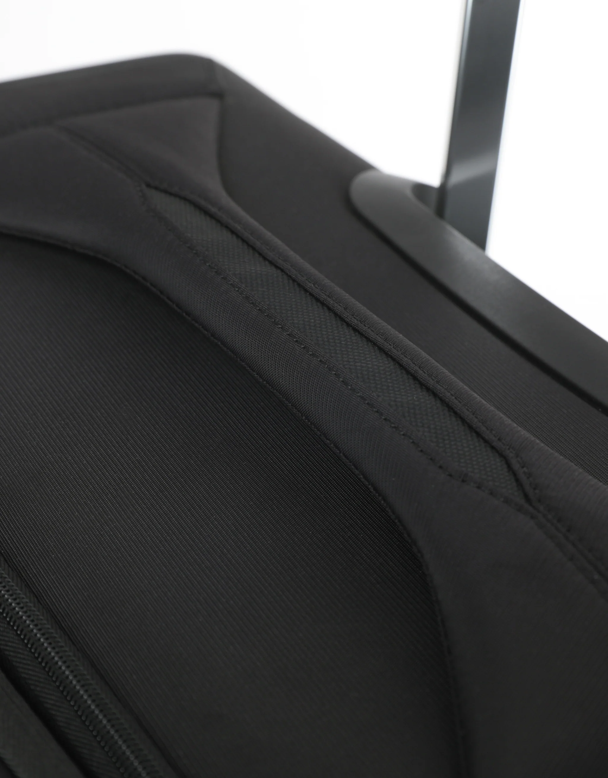 Grange 80cm Large Soft Suitcase - Black - Image 6